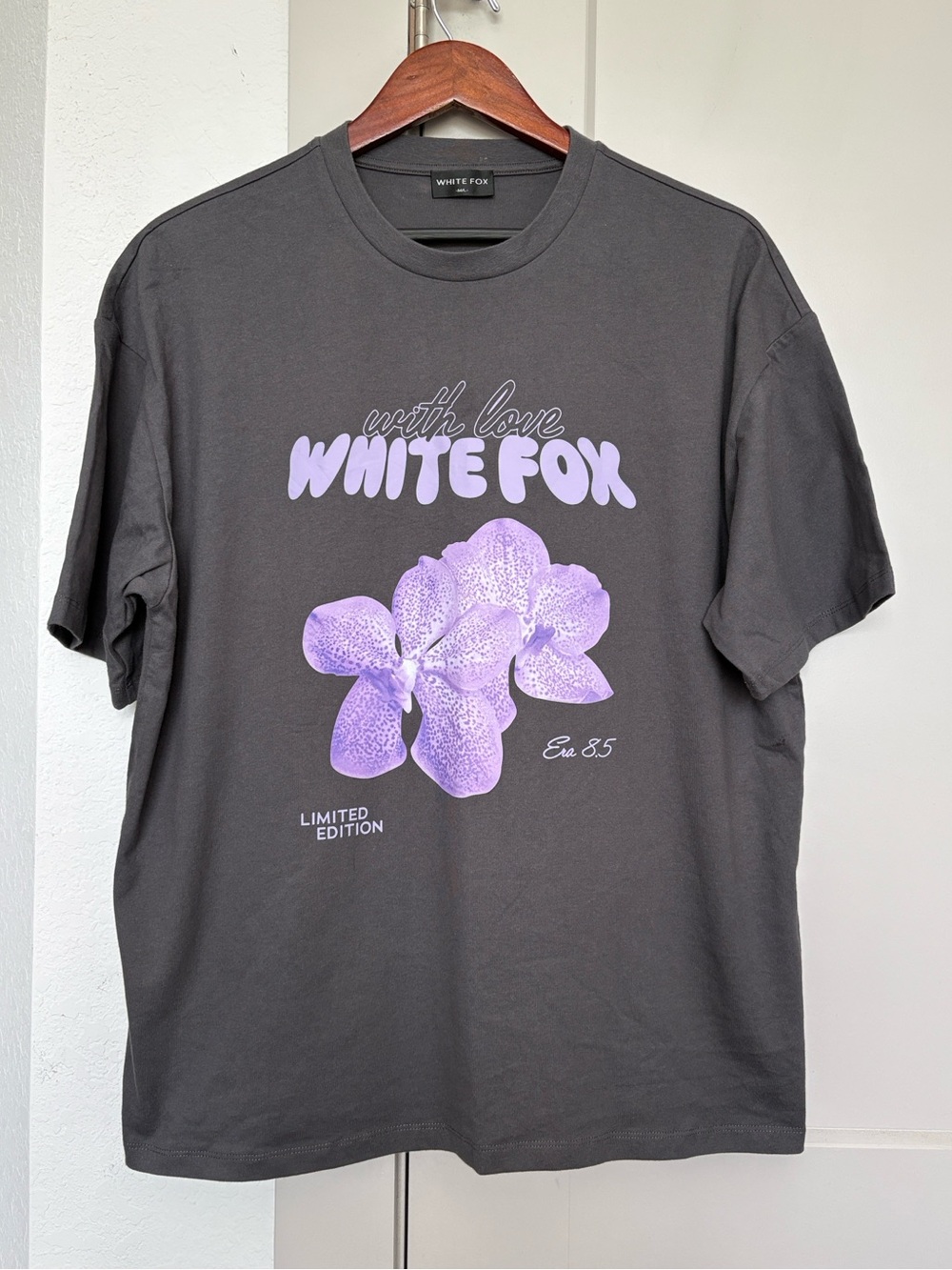 WHITE FOX WITH LOVE FOREVER OVERSIZED GREY PURPLE TEE WOMENS M/L